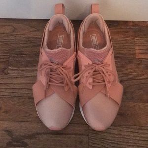 Like new! Worn once puma muse sneakers, pink sz 7